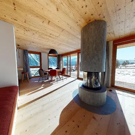 Apartament Quadrellas 4 5 *